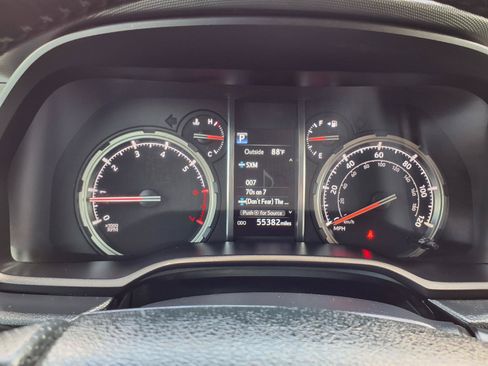 Used 2021 Toyota 4Runner TRD Off-Road Premium w/ Moonroof Package AWD/4WD image 18