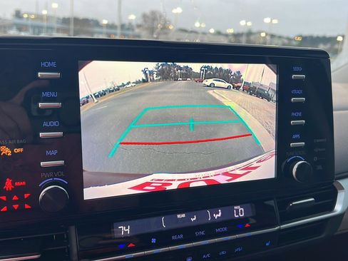 Certified 2022 Toyota Sienna XLE w/ XLE Plus Package image 26