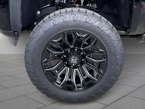 New 2026 GMC Sierra 2500 Denali w/ Denali Reserve Package image 9