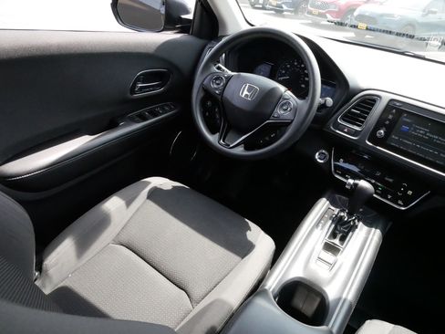 Used 2021 Honda HR-V EX image 9
