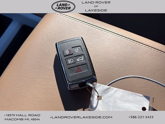Used 2026 Land Rover Defender 110 X-Dynamic SE AWD/4WD image 27