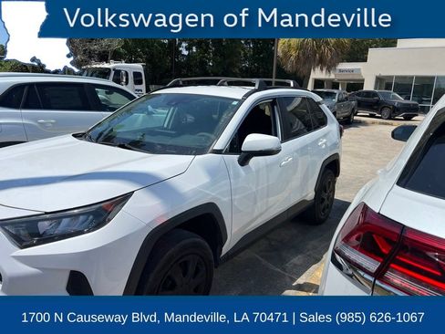 Used 2021 Toyota RAV4 LE FWD image 2