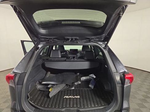 Used 2024 Toyota RAV4 XSE AWD/4WD image 31