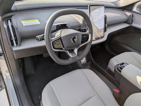 New 2025 Volvo EX30 Plus w/ Protection Package Premier image 3