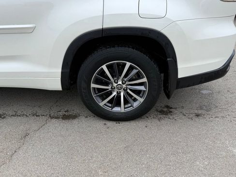 Used 2018 Toyota Highlander XLE image 25