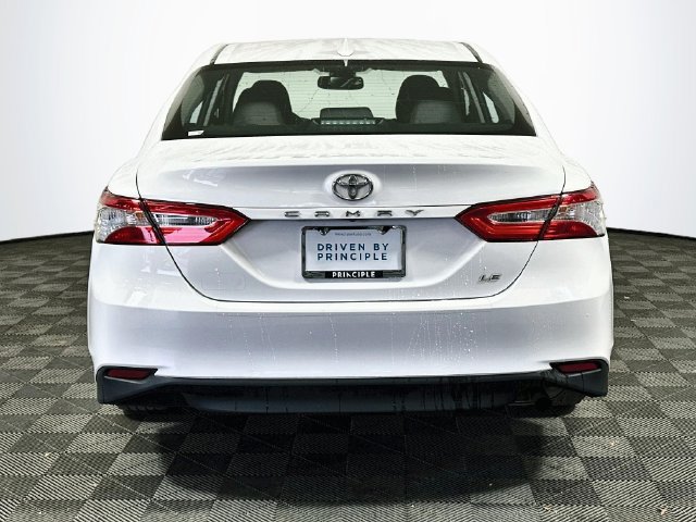 Used 2020 Toyota Camry LE w/ Convenience Package FWD image 7