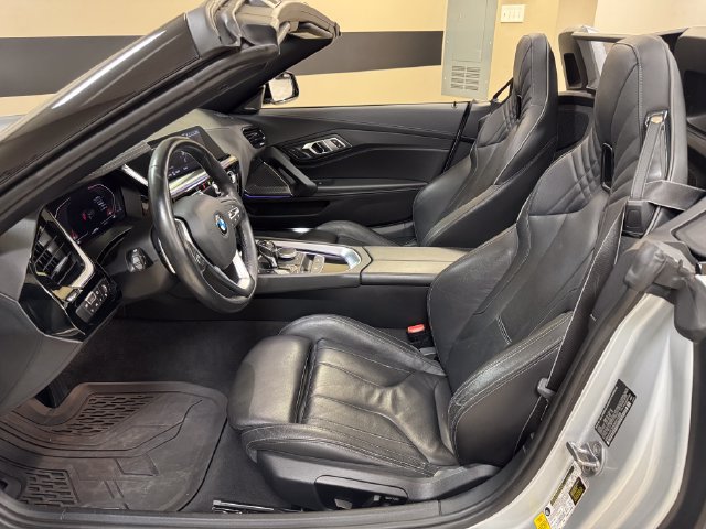 Used 2019 BMW Z4 sDrive30i w/ Executive Package RWD image 9
