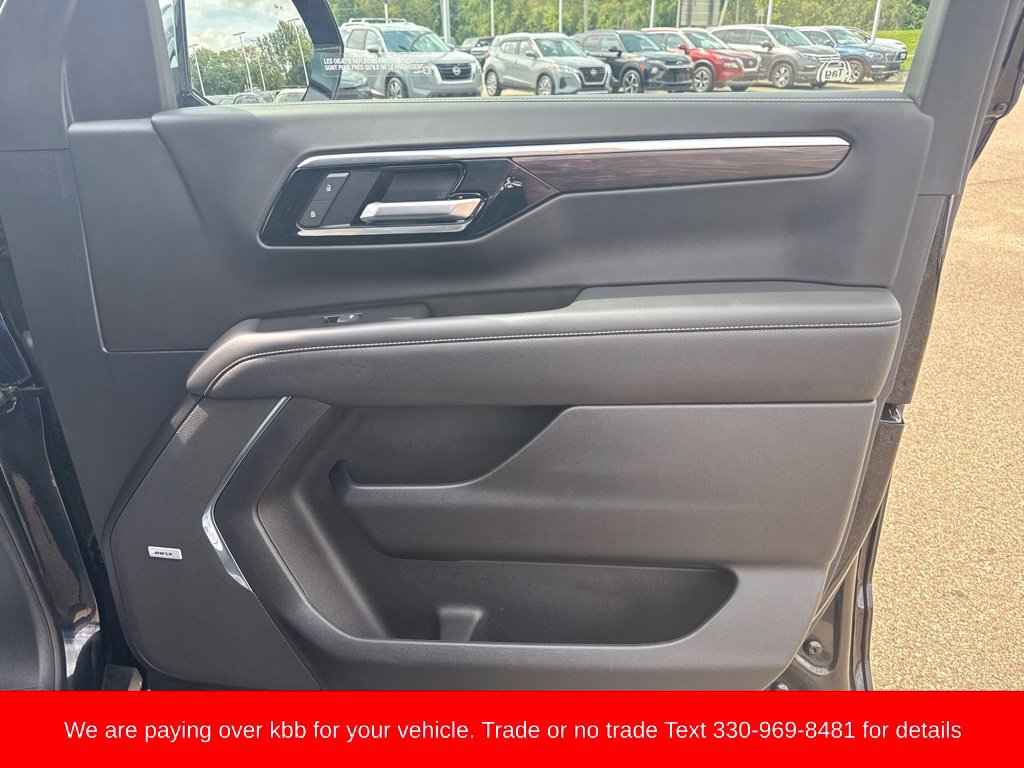 Used 2025 Chevrolet Tahoe Premier AWD/4WD image 37