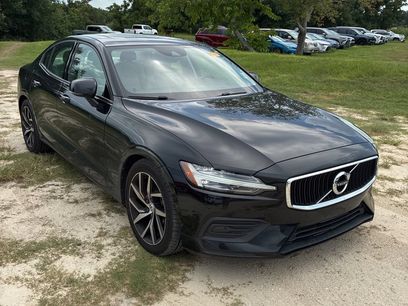 Used 2019 Volvo S60 T6 Momentum w/ Multimedia Package