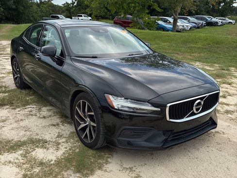 Used 2019 Volvo S60 T6 Momentum w/ Multimedia Package AWD/4WD image 1