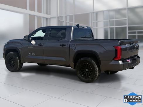 Used 2022 Toyota Tundra SR5 w/ Convenience Package image 4