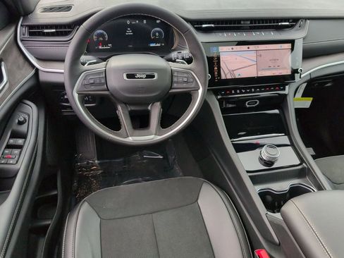 New 2026 Jeep Grand Cherokee Altitude image 21