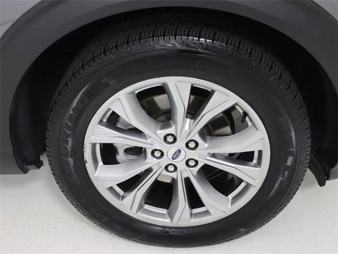 Used 2021 Ford Explorer Limited w/ Equipment Group 301A image 9