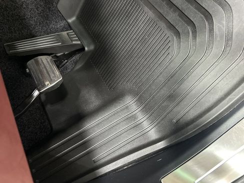 Used 2025 Land Rover Range Rover SE image 9