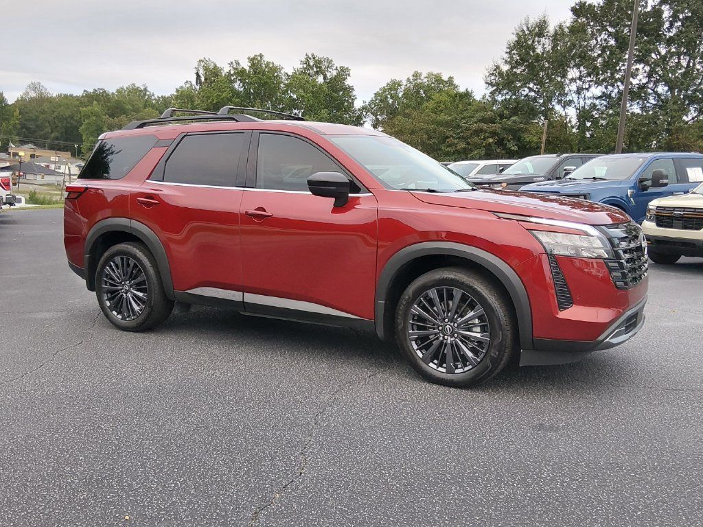 Used 2026 Nissan Pathfinder SL w/ SL Premium Package FWD image 2