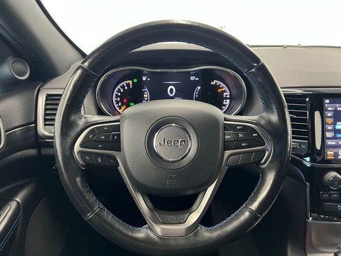 Used 2020 Jeep Grand Cherokee Laredo image 15