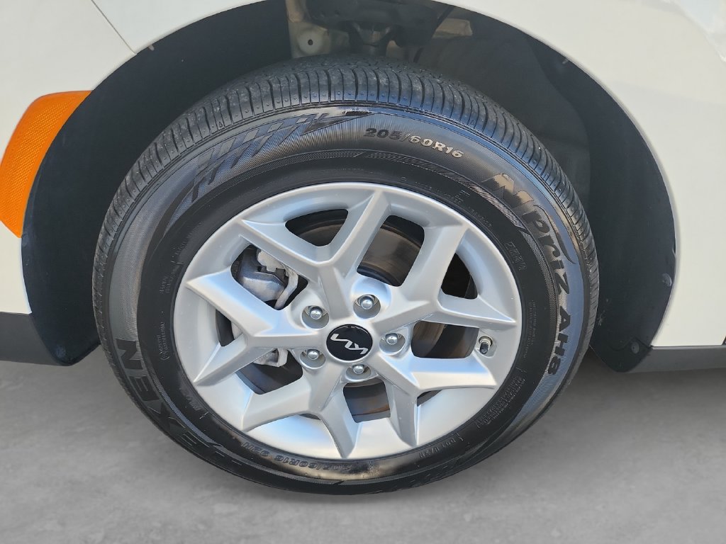 Certified 2024 Kia Soul S FWD image 9