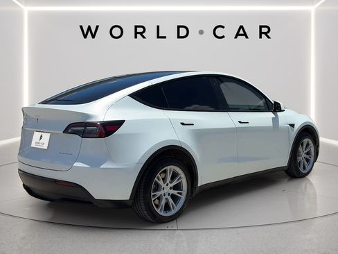 Used 2023 Tesla Model Y Long Range AWD/4WD image 7