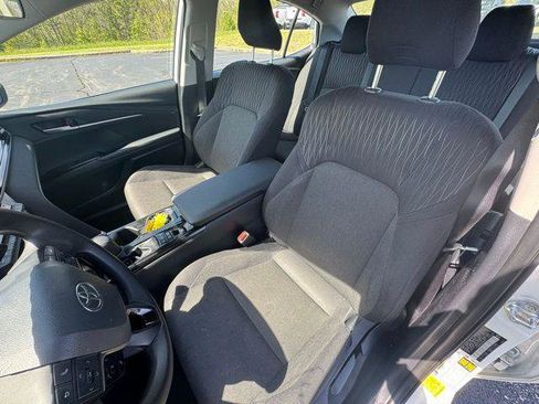 Certified 2025 Toyota Camry LE image 9