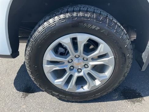 Certified 2025 Chevrolet Silverado 1500 LTZ AWD/4WD image 17
