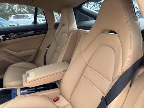 Used 2018 Porsche Panamera 4 image 14
