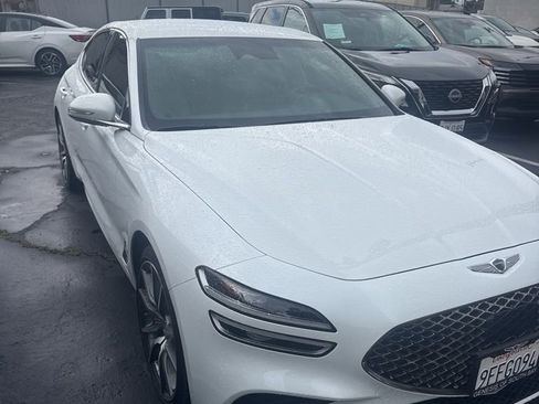 Used 2023 Genesis G70 2.0T image 5