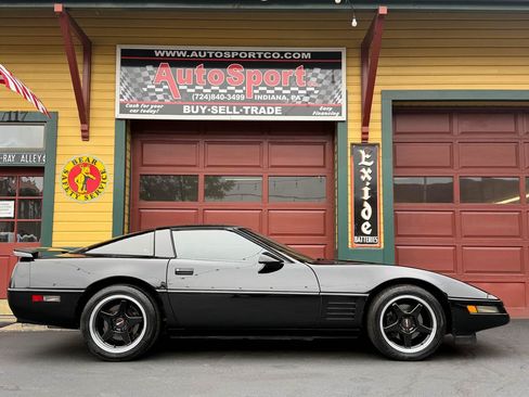 Used 1993 Chevrolet Corvette Coupe RWD image 4