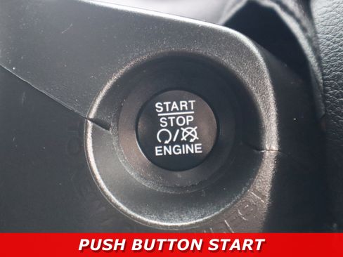 Used 2021 Jeep Renegade Latitude FWD image 20