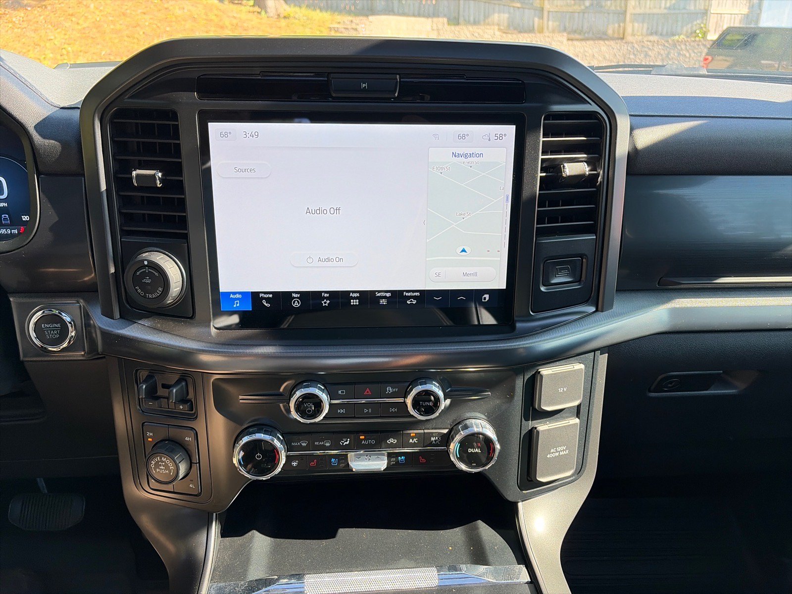Used 2025 Ford F150 Lariat AWD/4WD image 21
