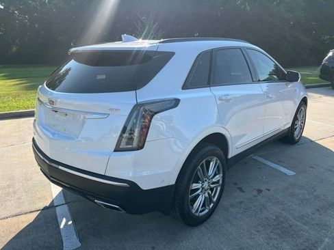 Certified 2025 Cadillac XT5 Sportv w/ Technology Package AWD/4WD image 12