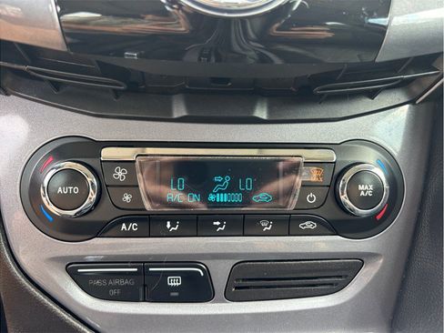 Used 2014 Ford Focus Titanium FWD image 25