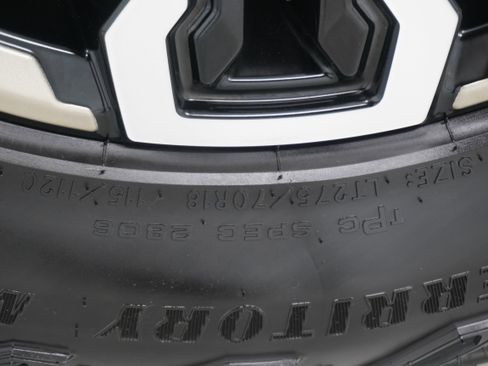 Used 2022 Chevrolet Silverado 1500 ZR2 w/ Technology Package image 32