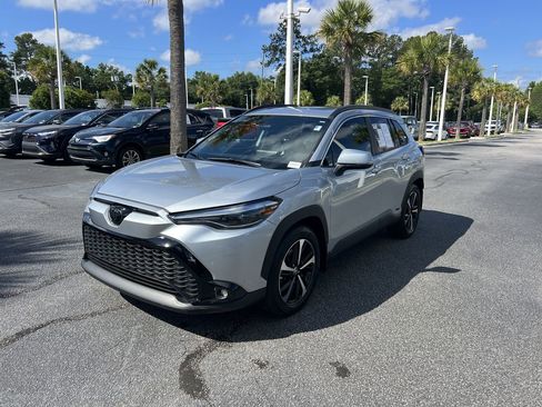 Used 2024 Toyota Corolla Cross AWD Hybrid w/ Convenience Package image 5