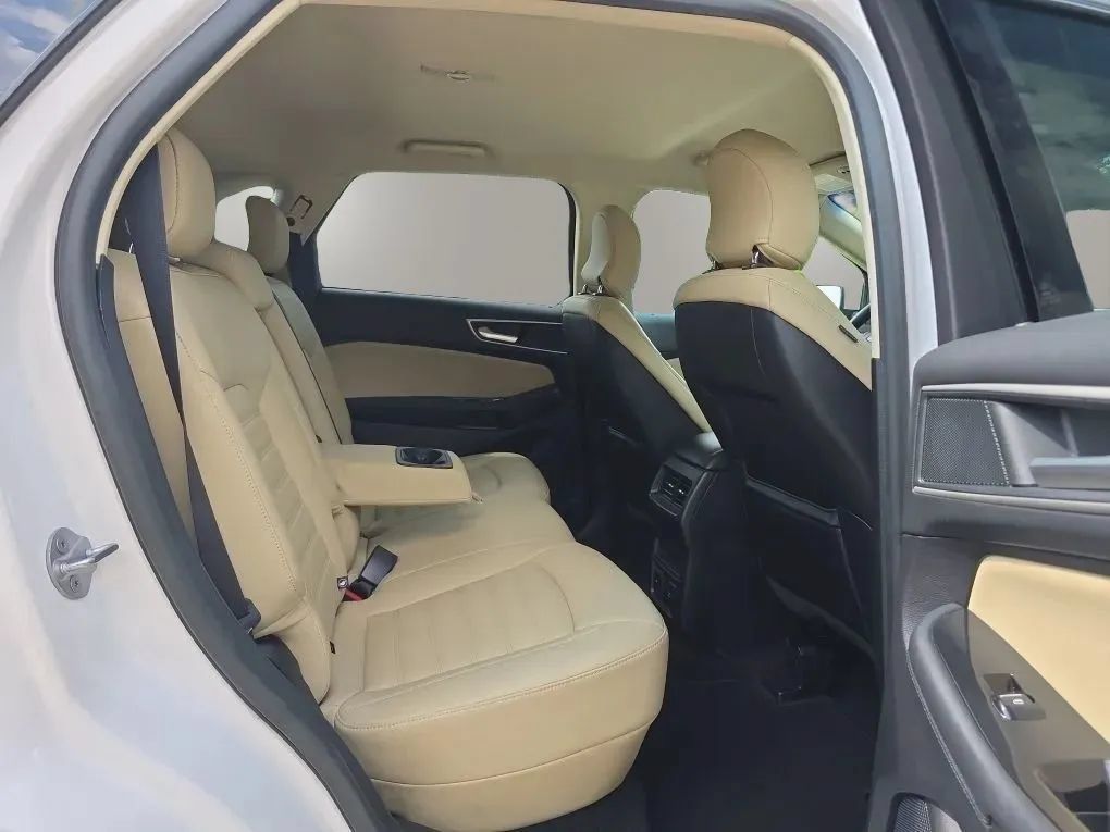 Used 2019 Ford Edge SEL w/ Equipment Group 201A FWD image 47