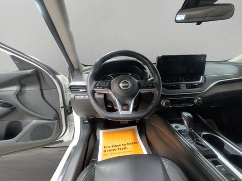 Used 2023 Nissan Altima 2.5 SL AWD/4WD image 12