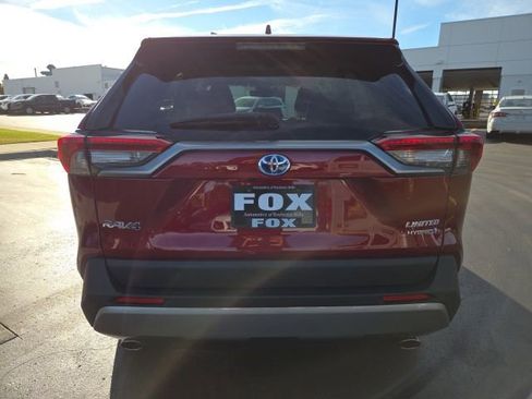 Used 2024 Toyota RAV4 Limited image 6