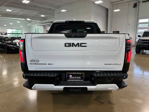 Used 2025 GMC Sierra EV Denali AWD/4WD image 7