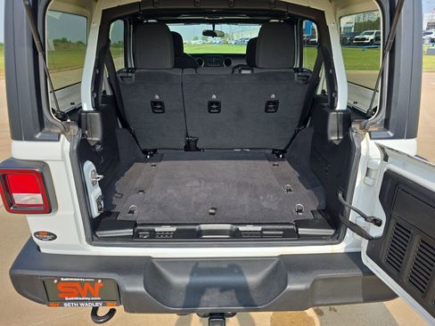 Used 2021 Jeep Wrangler Unlimited Sport AWD/4WD image 13