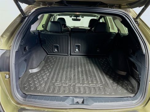 Used 2020 Subaru Outback Limited image 24