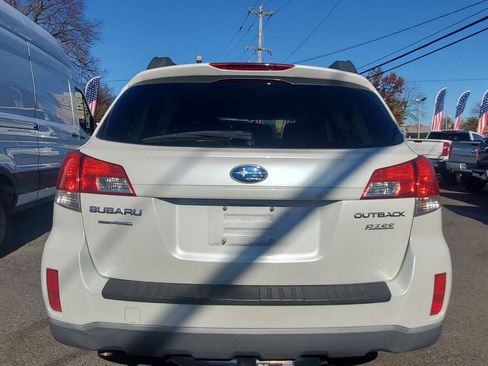 Used 2011 Subaru Outback 2.5i Premium image 21