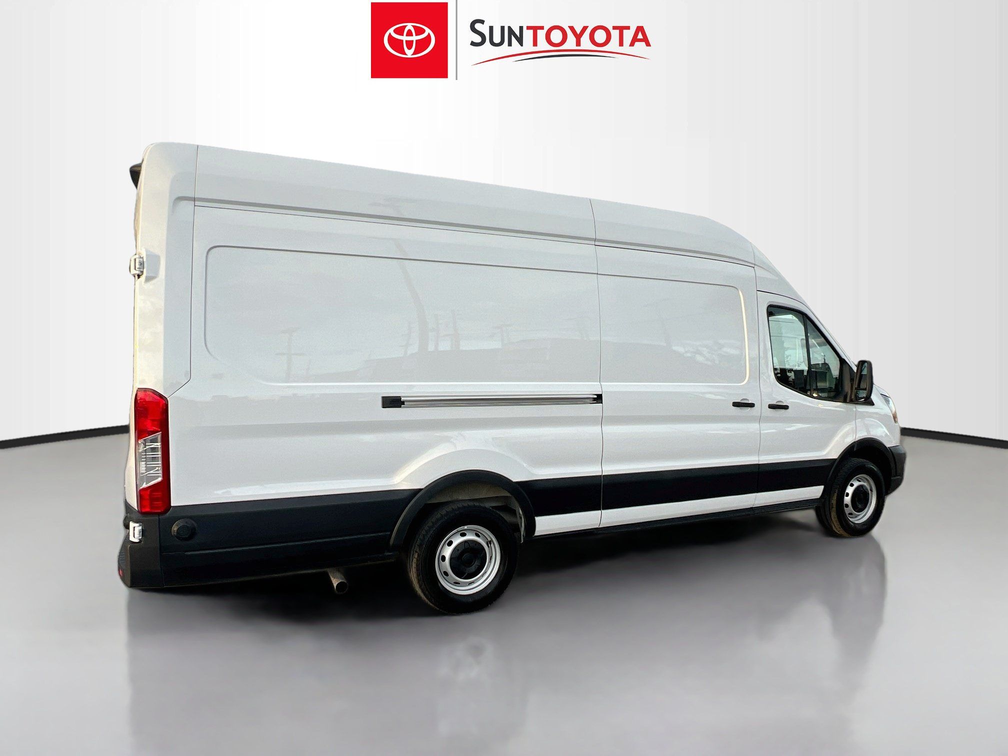 Used 2025 Ford Transit 250 148 High Roof Extended w/ Load Area Protection Package RWD image 4