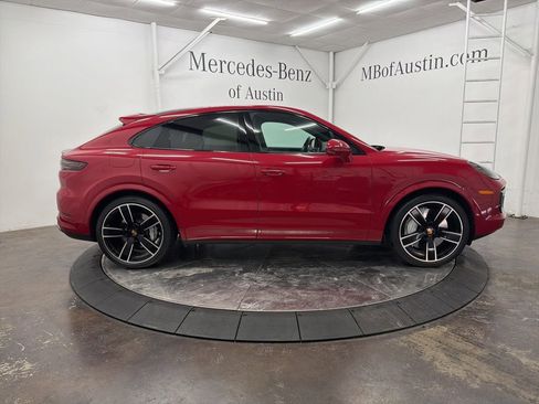 Used 2023 Porsche Cayenne Turbo image 8