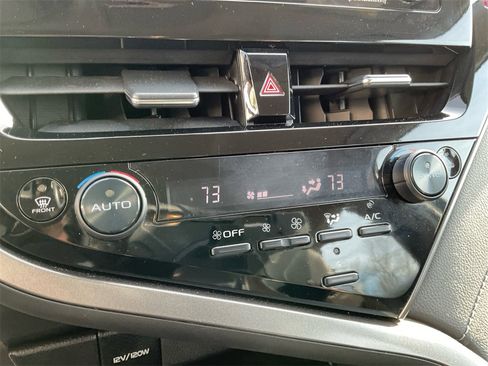 Used 2024 Toyota Camry SE image 25