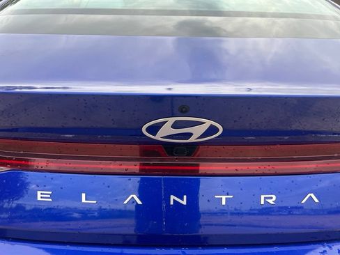 Used 2024 Hyundai Elantra Limited FWD image 11