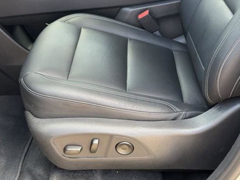 Used 2026 Chevrolet Traverse LT FWD image 18