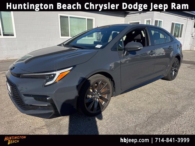 Used 2025 Toyota Corolla SE FWD image 1