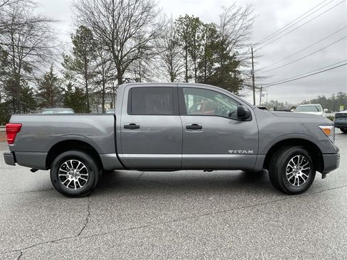 Used 2024 Nissan Titan SV image 2