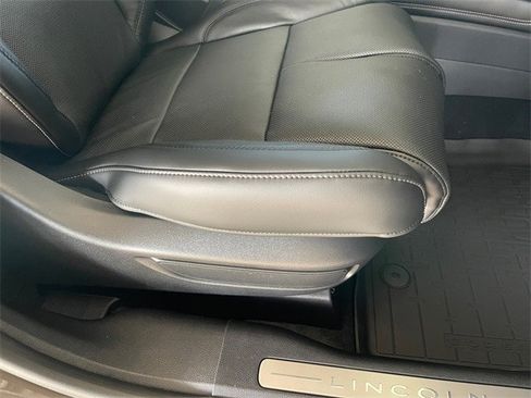 New 2025 Lincoln Corsair Reserve w/ Equipment Group 202A image 16