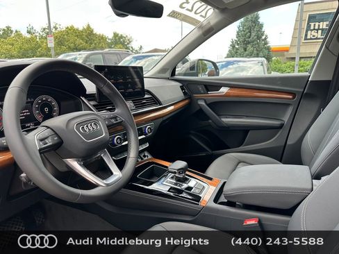 Used 2023 Audi Q5 2.0T Premium Plus w/ Premium Plus Package AWD/4WD image 14