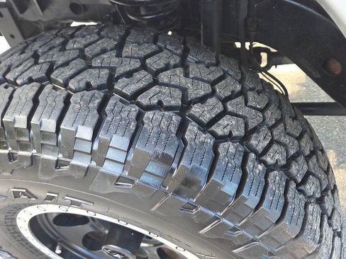 Used 2010 Jeep Wrangler Unlimited Sahara w/ Dual Top Group AWD/4WD image 62
